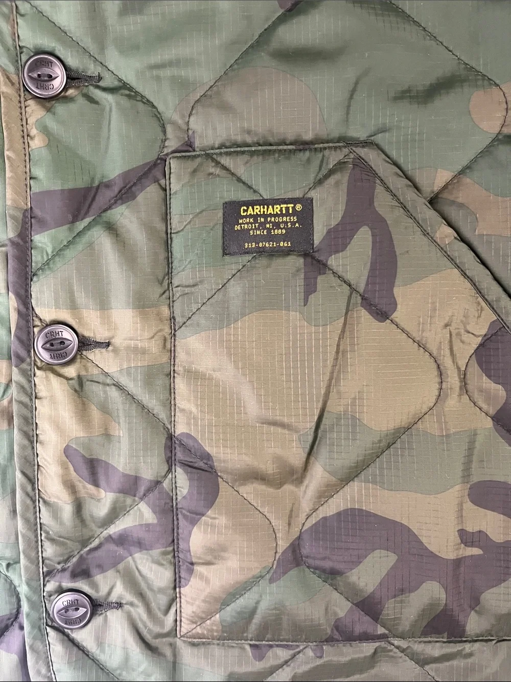 Carhartt MENS Camo Quilted Vest in Green and Brown